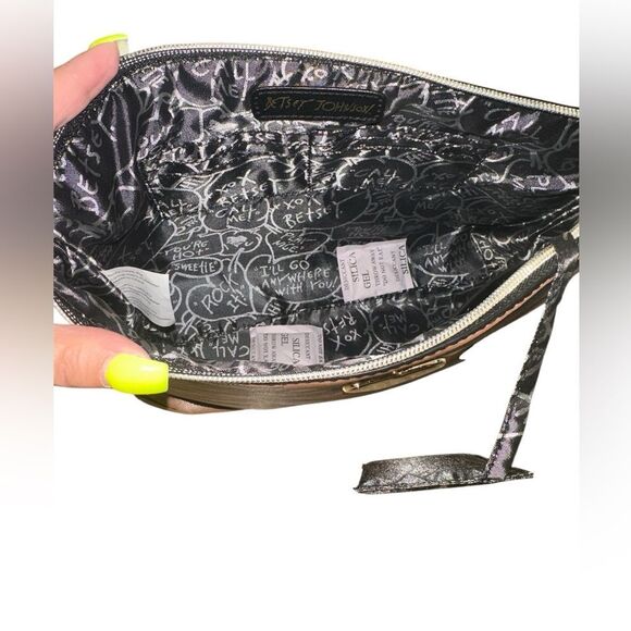 Betsey Johnson Rose Gold and Black Zebra Charging Wristlet/Clutch - Picture 3 of 8